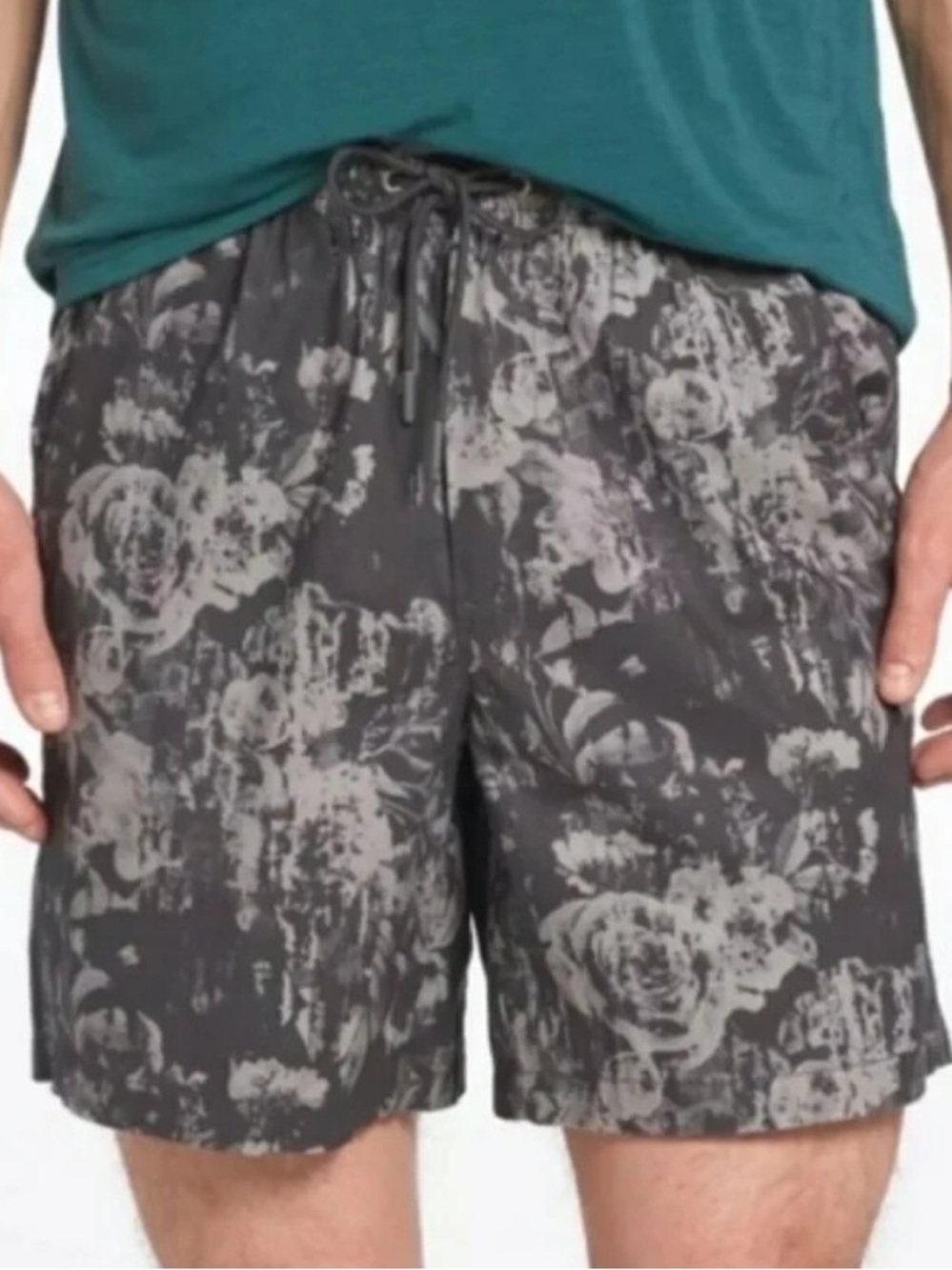 VRST Men’s Monochromatic 7” Drawstring Elastic Waist Shorts Size XL